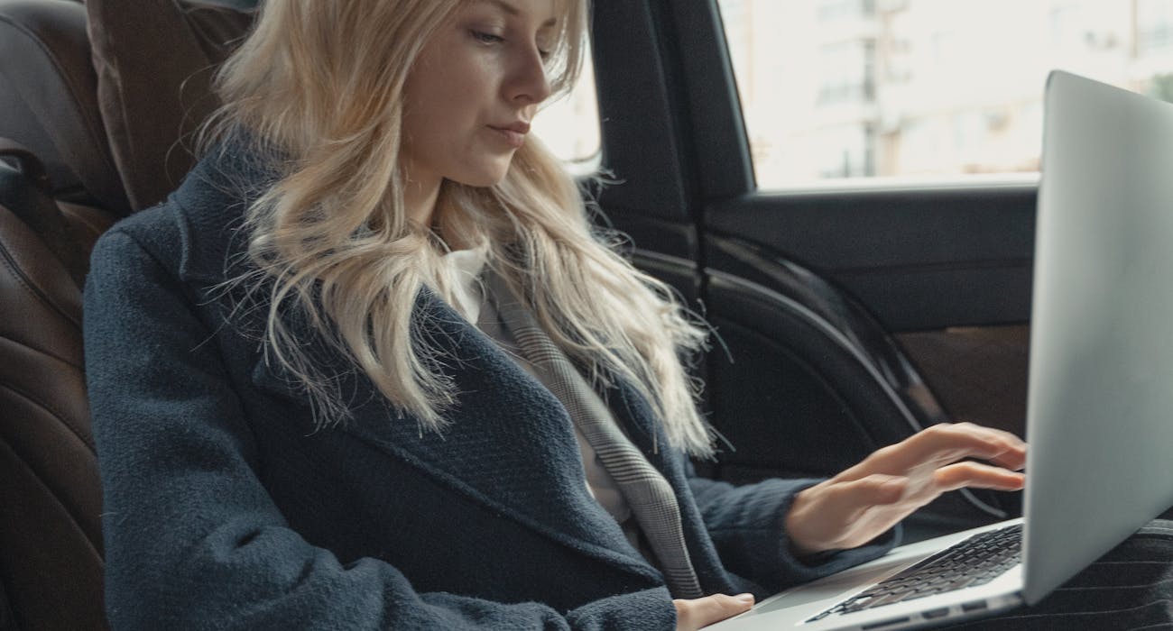 Leadership Qualities that A Women Should Carries with All Her Ease